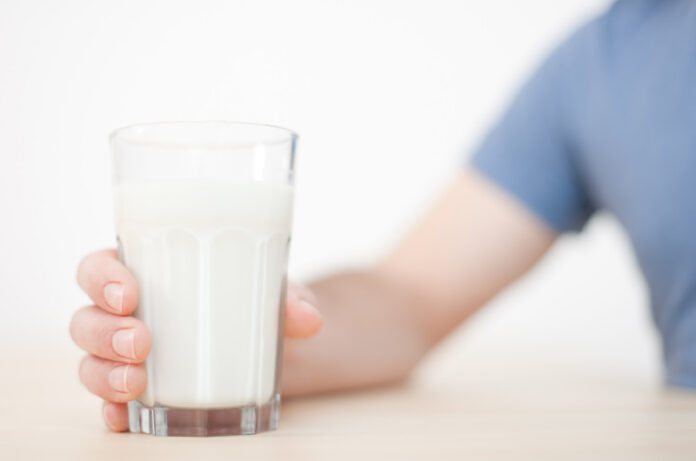 bere il latte dopo lo sport